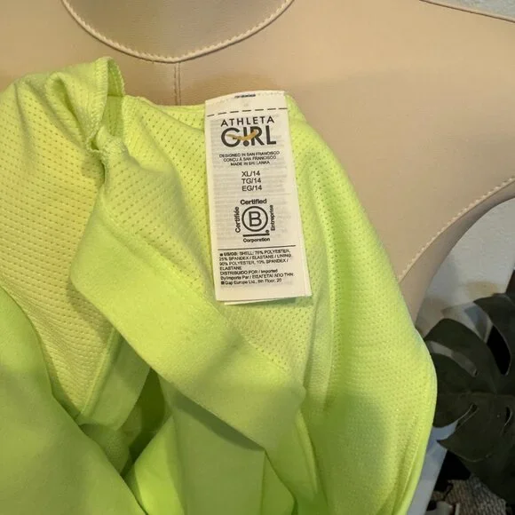 Athleta Girl NWT Stand Out Support Tank XL 14 Lime Green $39 Activewear - Picture 7 of 8